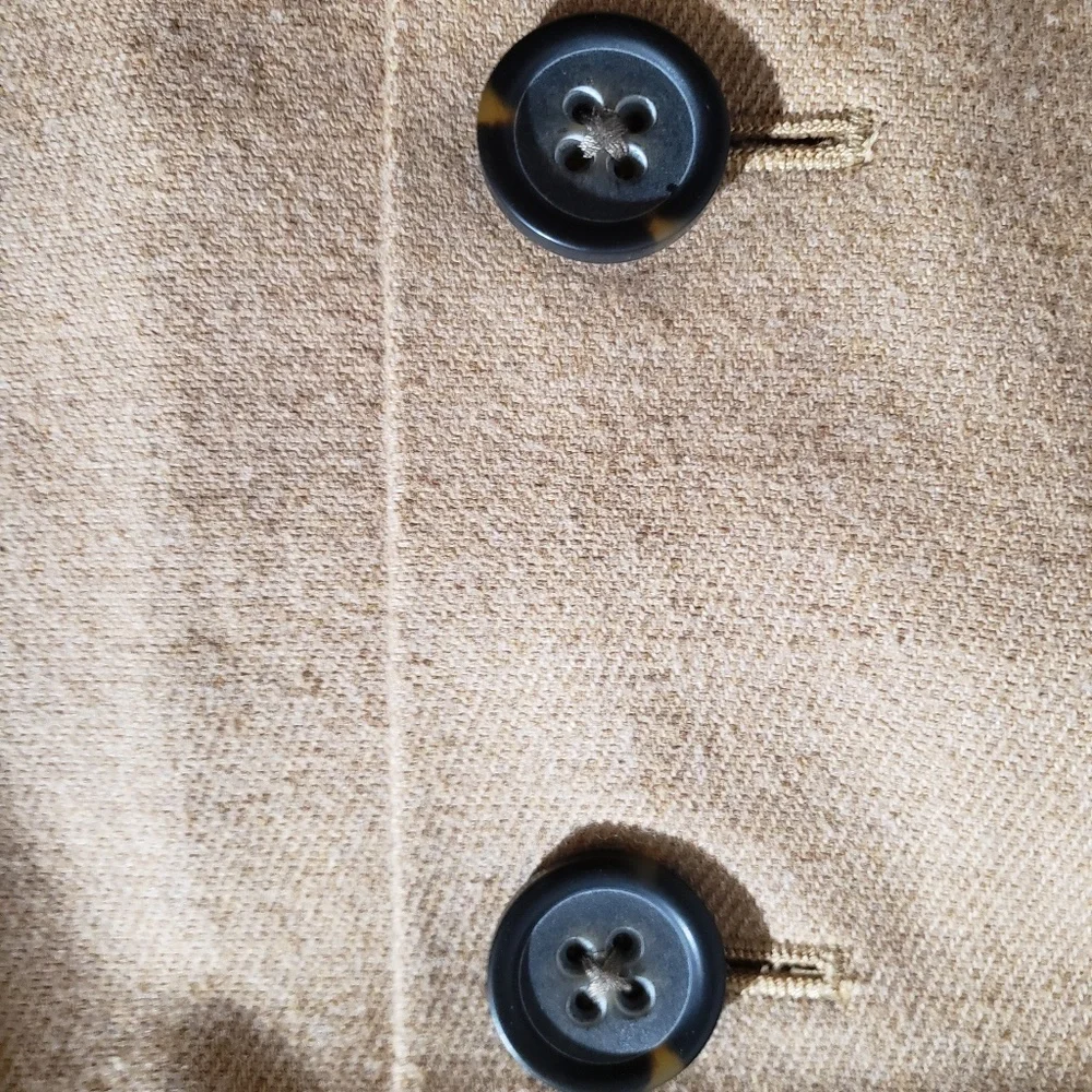 *Banana Republic* Tan front button A-line skirt, size 2 - Picture 9 of 10